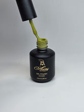 Load image into Gallery viewer, Artistry Gel Polish Fall Green #068
