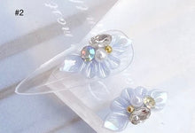 Load image into Gallery viewer, 3D flower Charms
